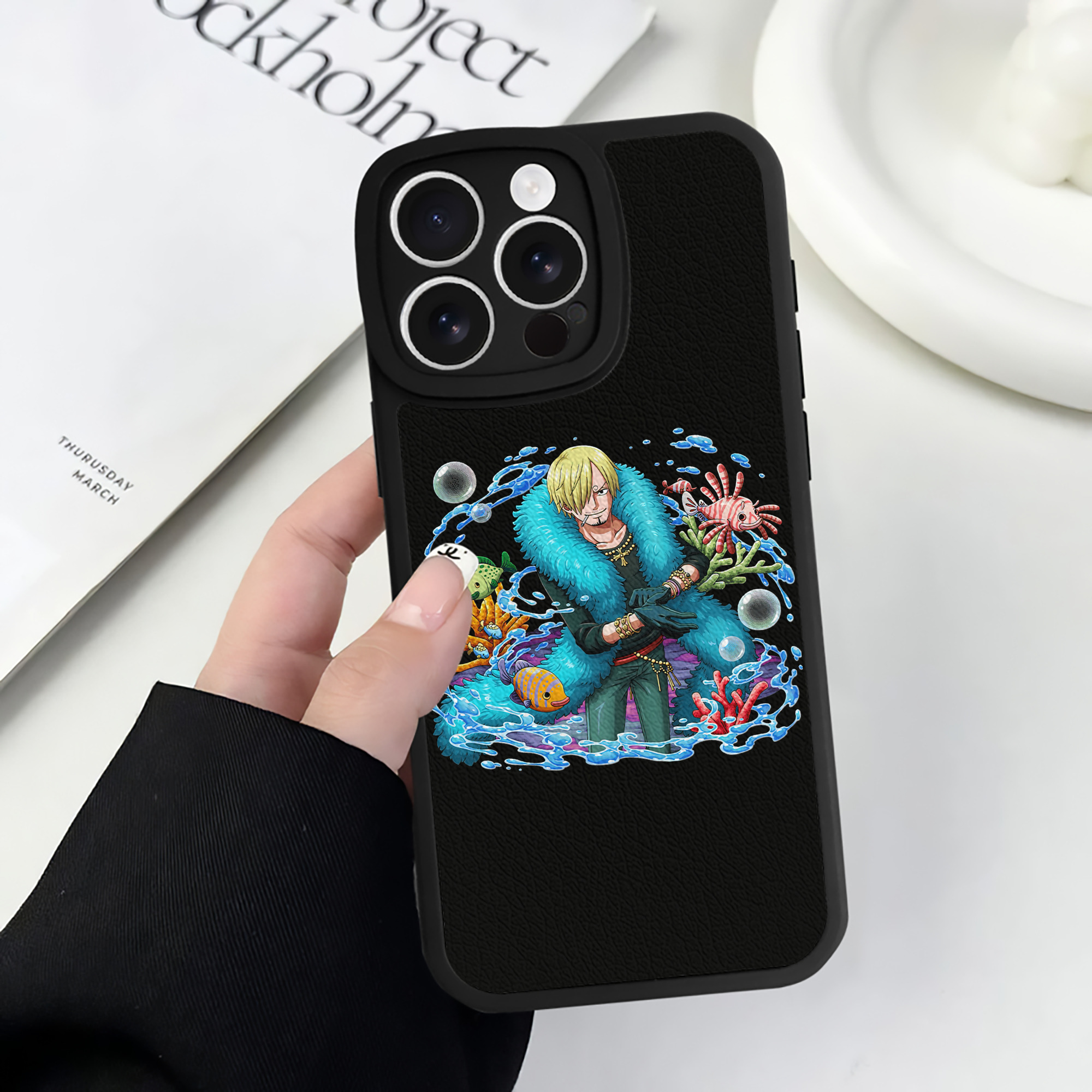 （画像用） ワンピース サンジ ONE PIECE Sanji 【iPhone 16シリーズ対応】シリコンスマホケース（レザー調） 材質：シリコン